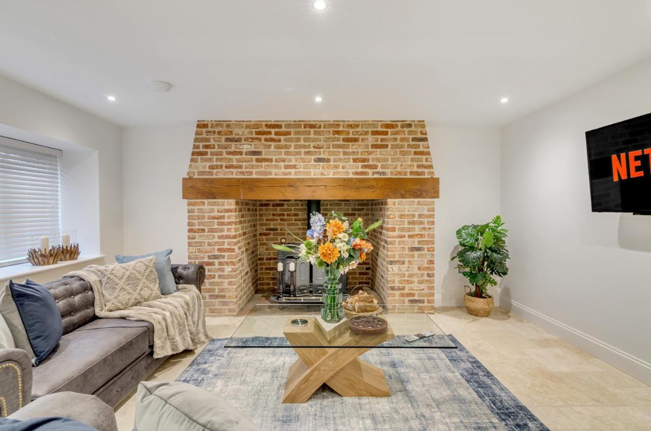 Spacious 6-Bed Home, Near The Norfolk Broads Clippesby 外观 照片