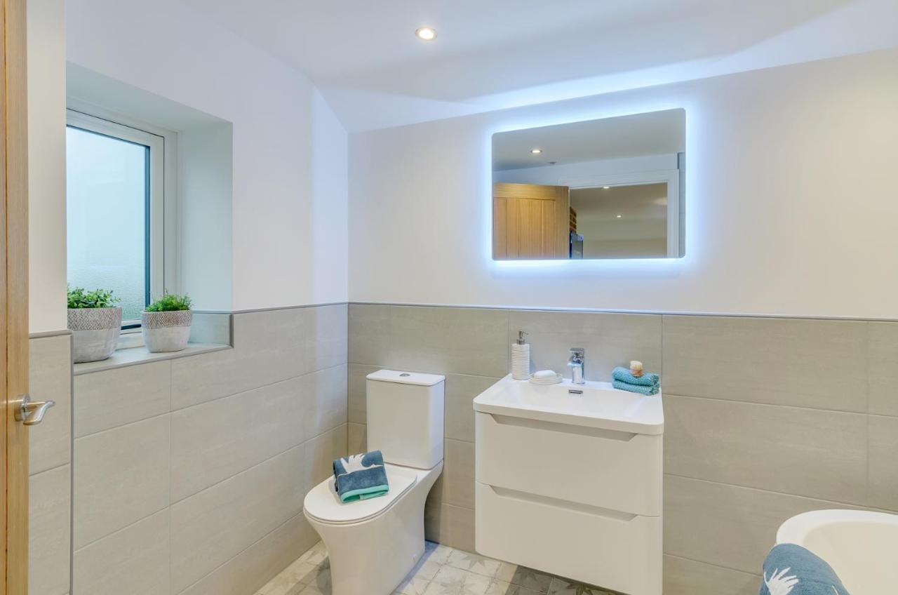 Spacious 6-Bed Home, Near The Norfolk Broads Clippesby 外观 照片
