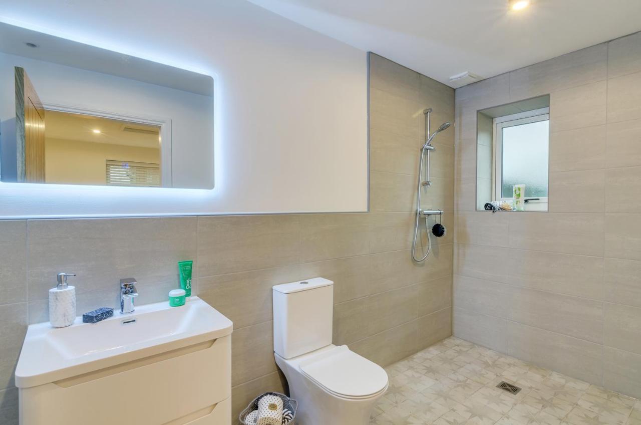 Spacious 6-Bed Home, Near The Norfolk Broads Clippesby 外观 照片