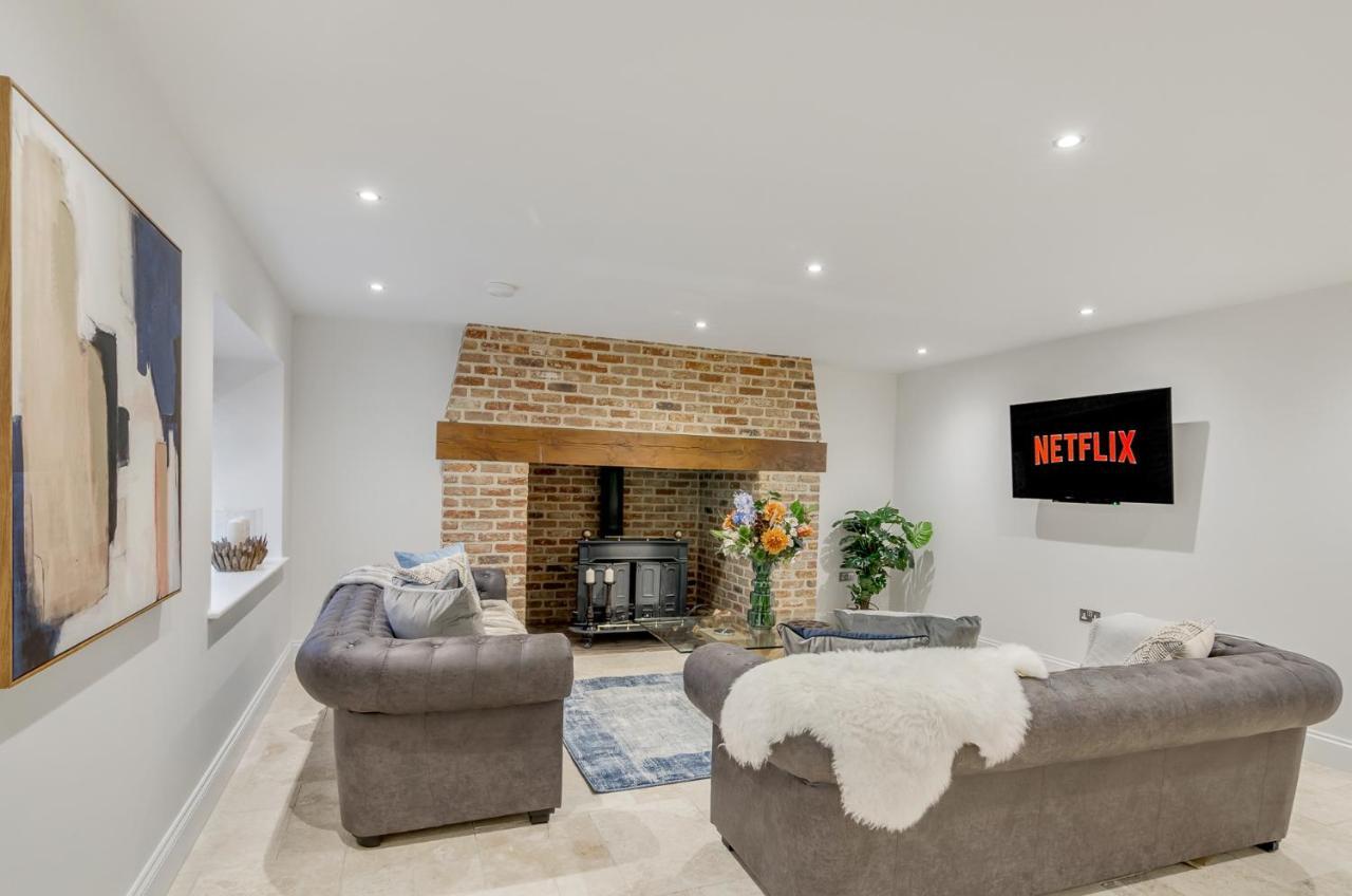 Spacious 6-Bed Home, Near The Norfolk Broads Clippesby 外观 照片