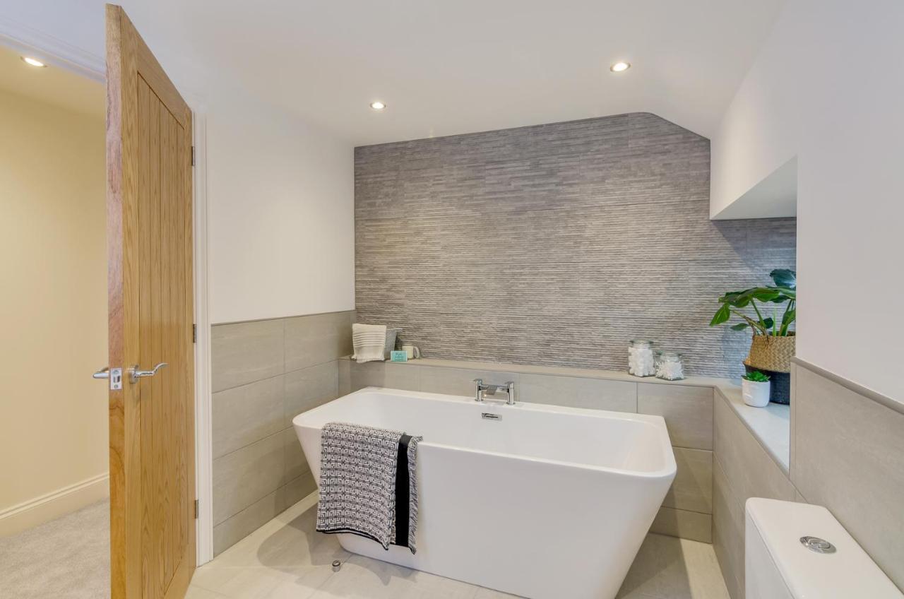 Spacious 6-Bed Home, Near The Norfolk Broads Clippesby 外观 照片