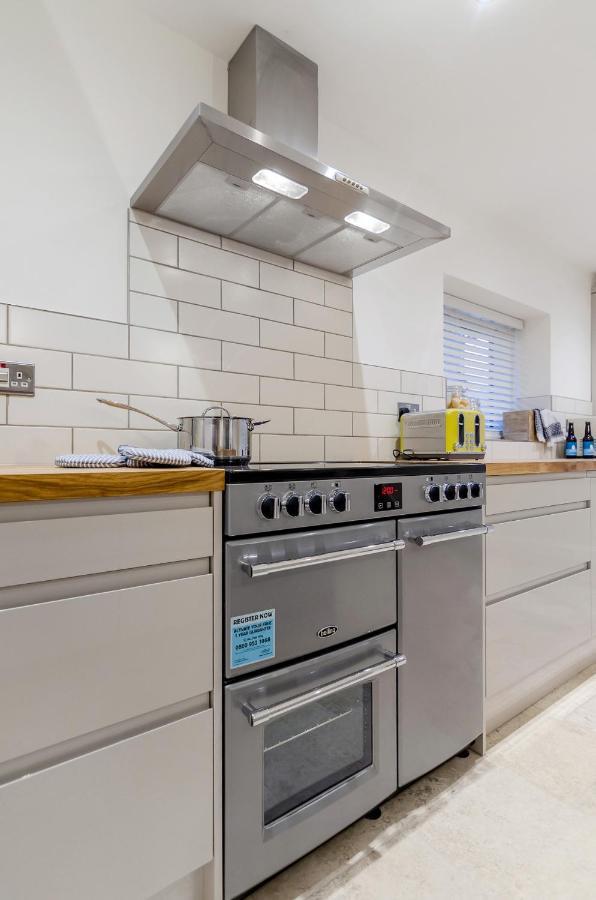 Spacious 6-Bed Home, Near The Norfolk Broads Clippesby 外观 照片