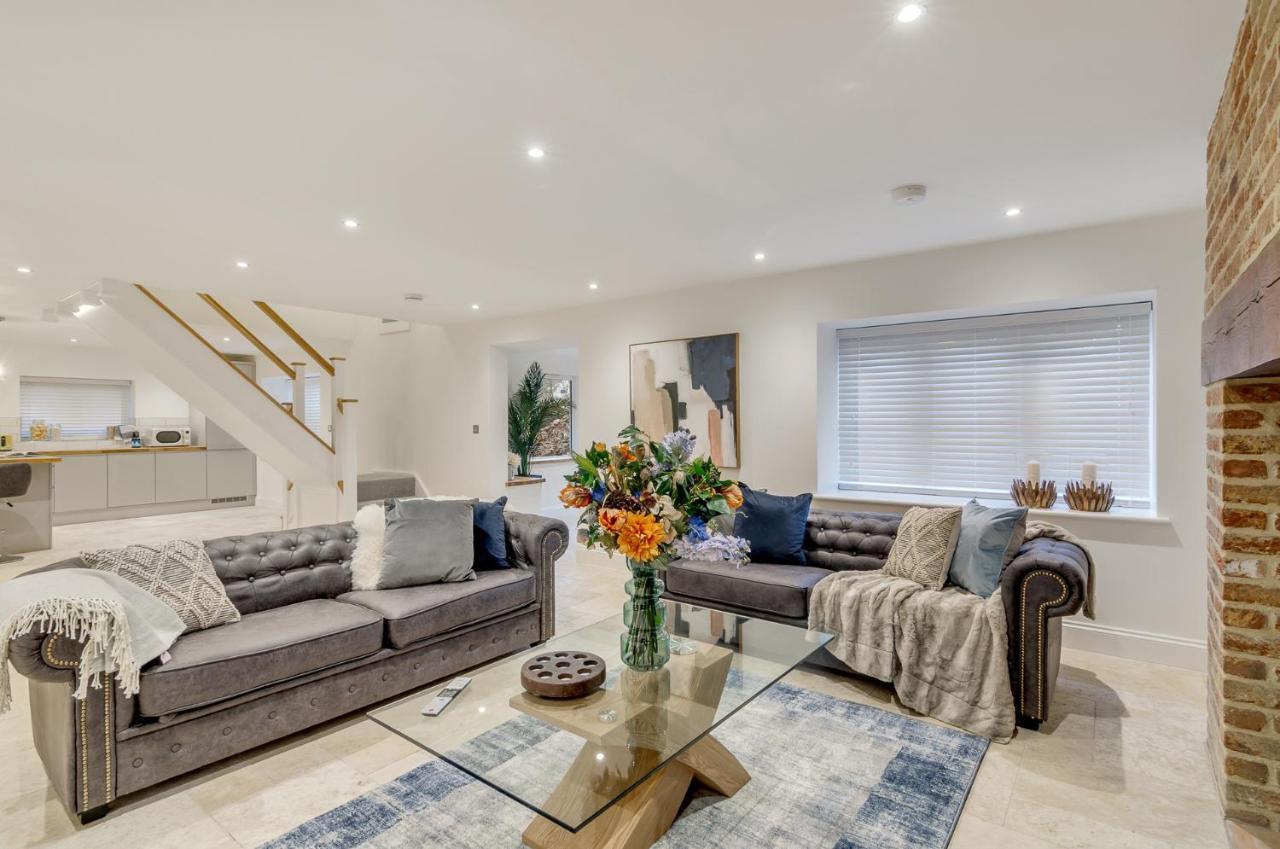 Spacious 6-Bed Home, Near The Norfolk Broads Clippesby 外观 照片