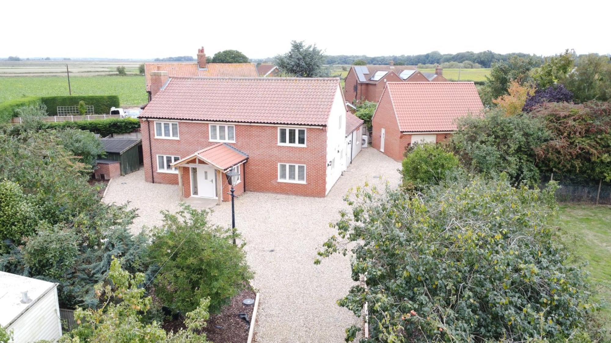 Spacious 6-Bed Home, Near The Norfolk Broads Clippesby 外观 照片