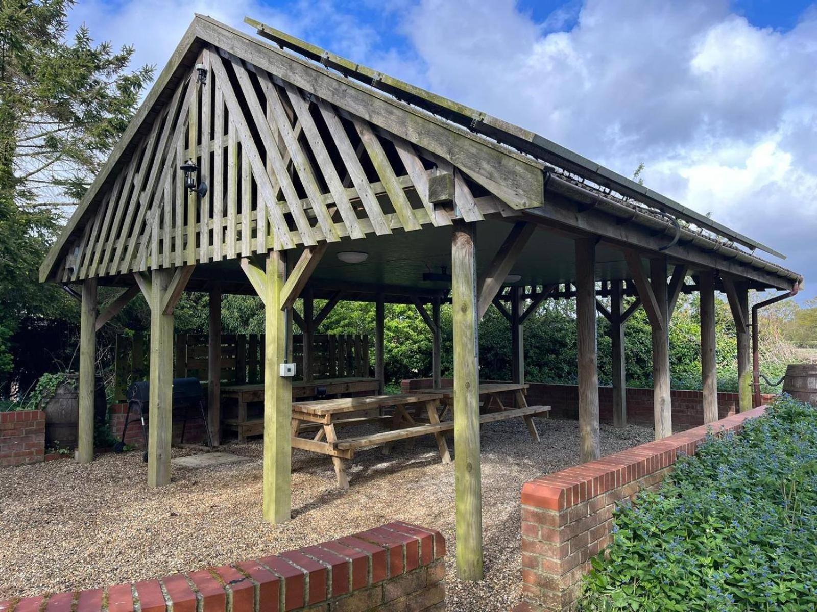 Spacious 6-Bed Home, Near The Norfolk Broads Clippesby 外观 照片
