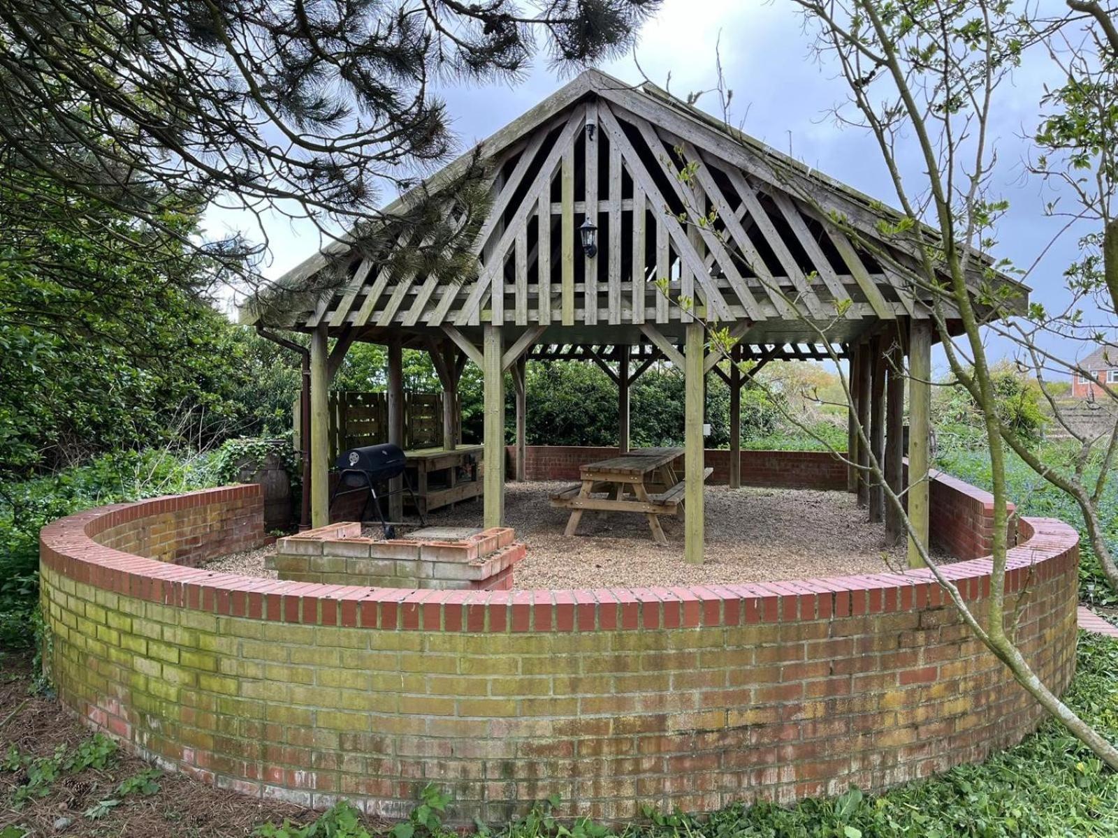 Spacious 6-Bed Home, Near The Norfolk Broads Clippesby 外观 照片