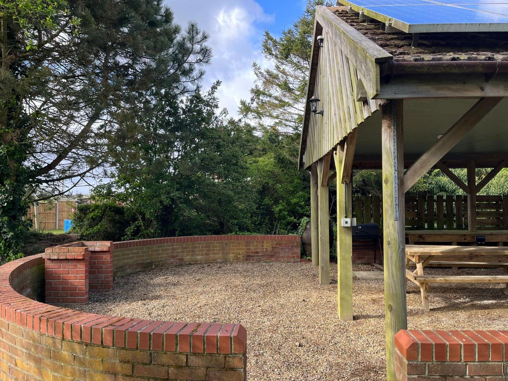 Spacious 6-Bed Home, Near The Norfolk Broads Clippesby 外观 照片